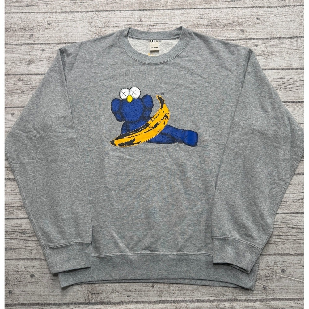 Kaws And Warhol Uniqlo Sweatshirt Men's Medium Gray UT Banana Crewneck Pullover